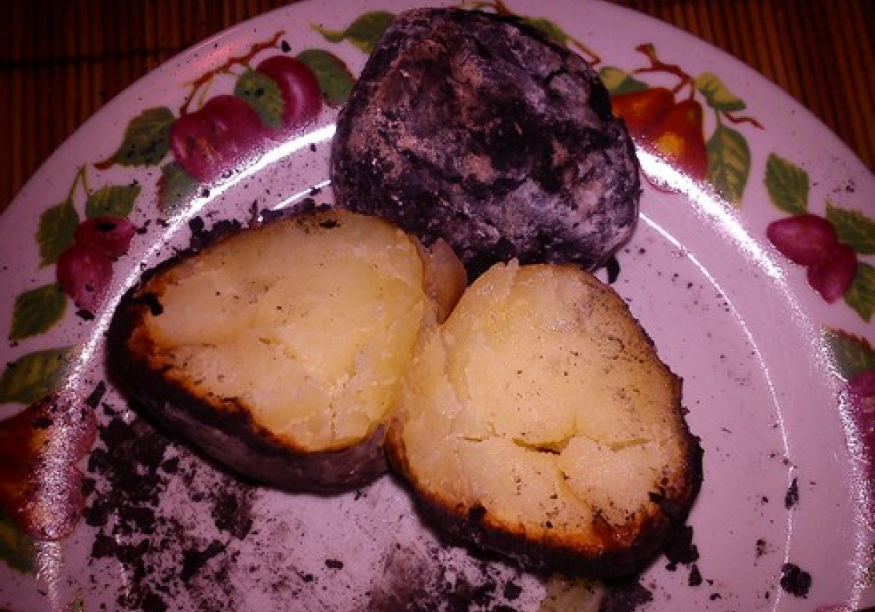 Ziemniaki z ogniska foto