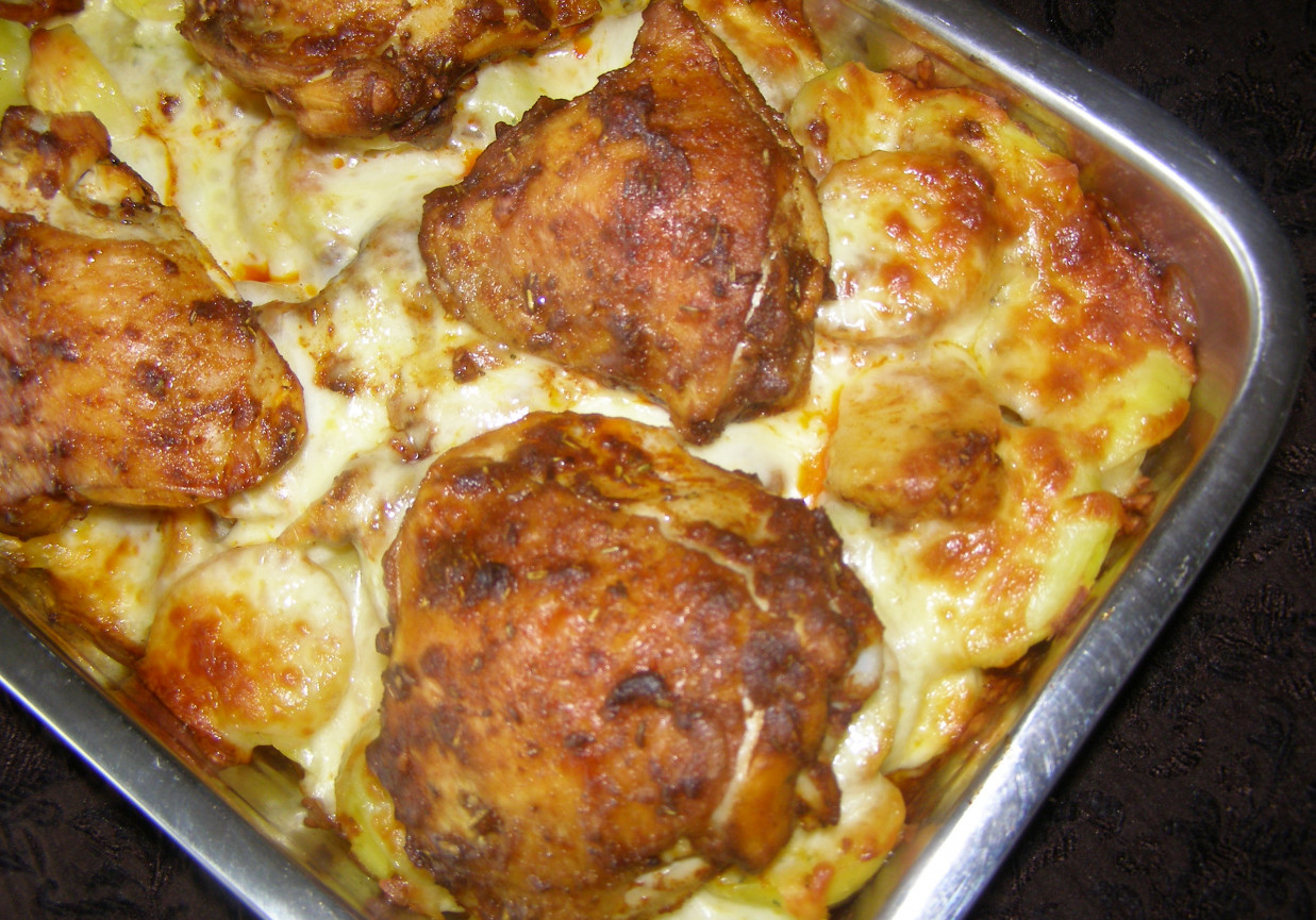 ziemniaki z serem i podudziami... foto