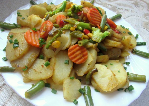 Fotografia przedstawiająca Ziemniaki z warzywami