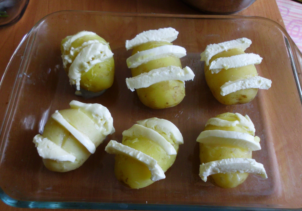 Ziemniaki zapiekane z mozzarellą foto