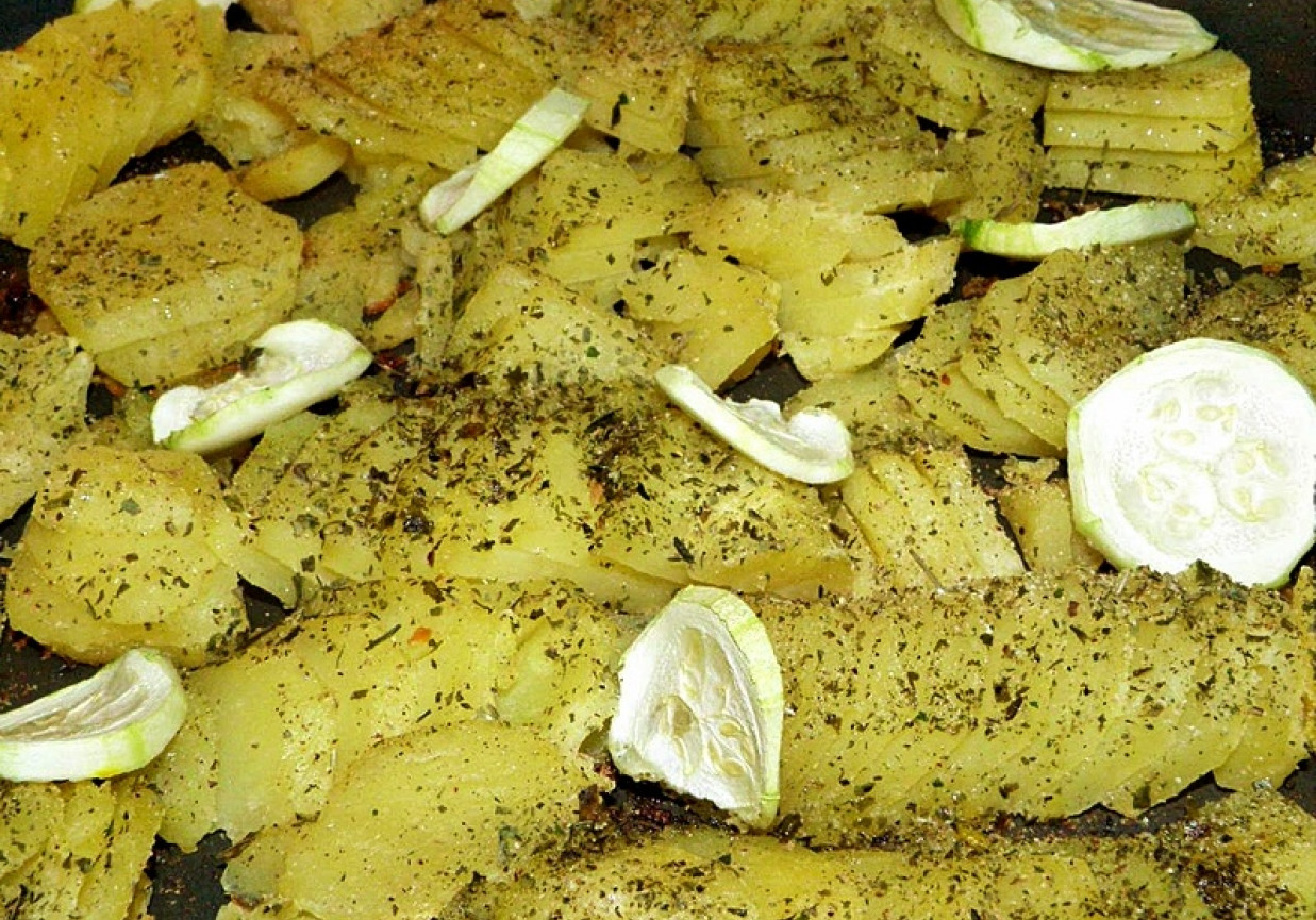 Ziemniaki zapiekane z ziołami foto