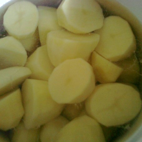 Krok 2 - Ziemniaki ze skwarkami i śmietaną foto