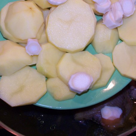 Krok 3 - Ziemniaki ze szpinakiem na gołębiu, czyli smaczny krem foto