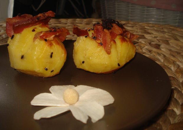 Fotografia przedstawiająca Zimniaki zapiekane z boczkiem