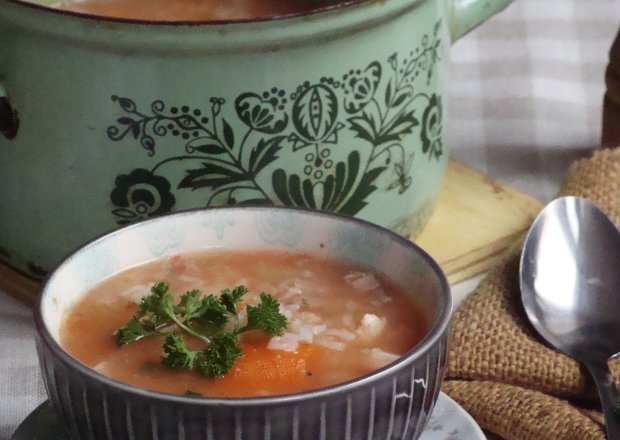 Fotografia przedstawiająca Zimowa zupa gołąbkowa