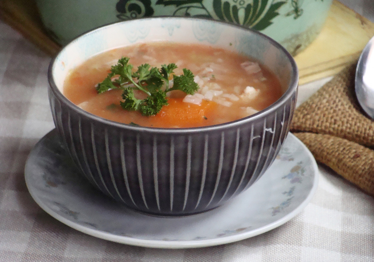 Zimowa zupa gołąbkowa foto