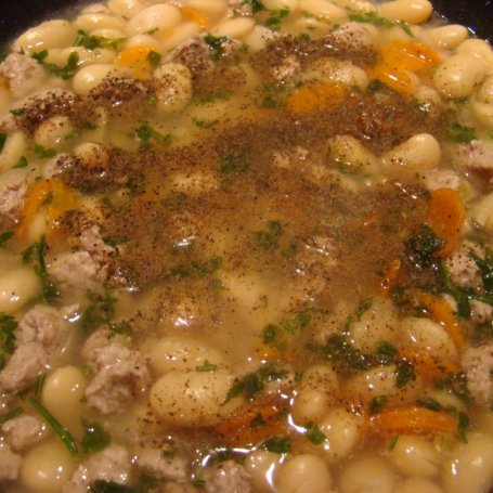 Krok 6 - Zimowa zupa z białą fasolą foto