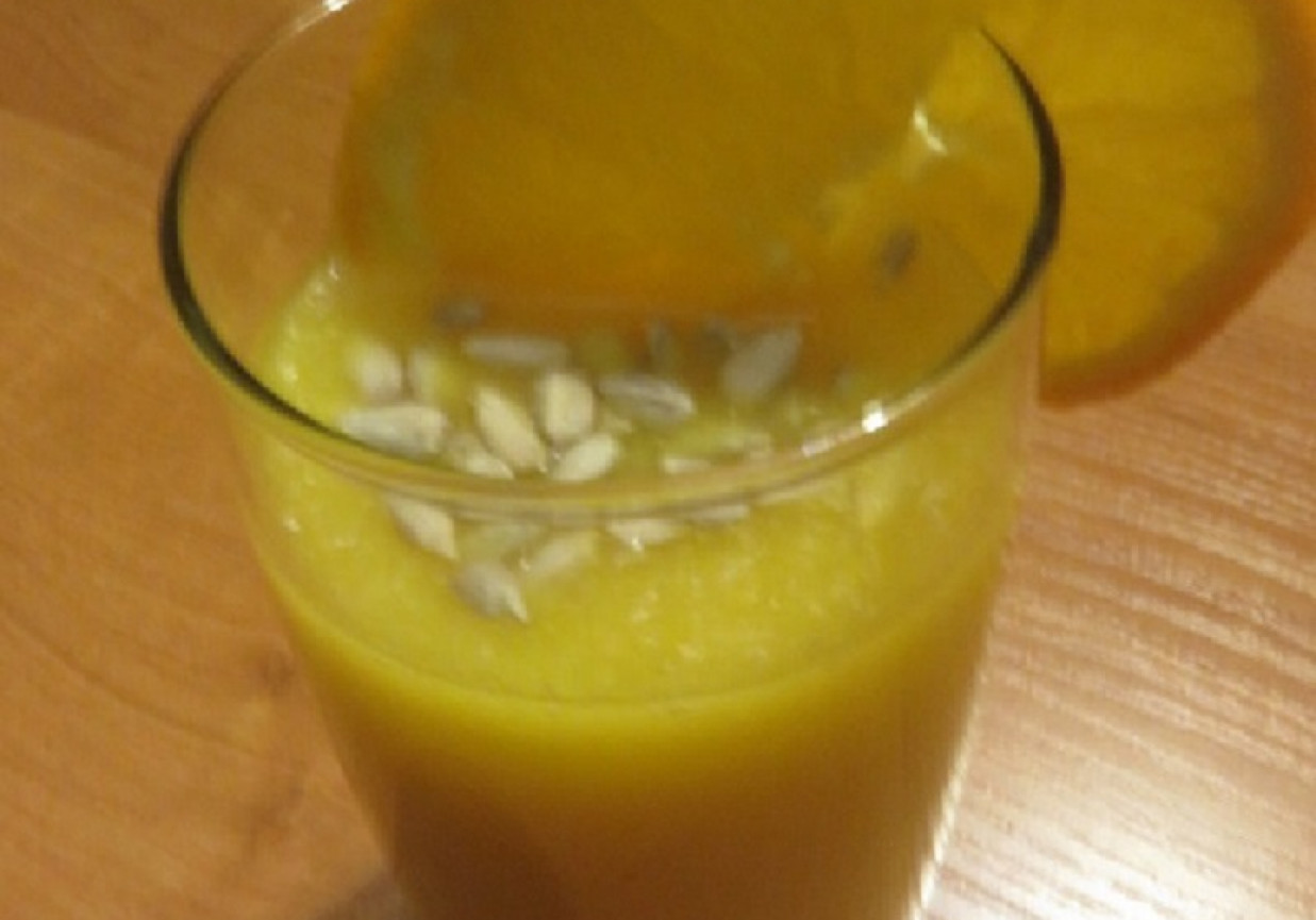 Zimowy sok pomarańczowy z imbirem foto