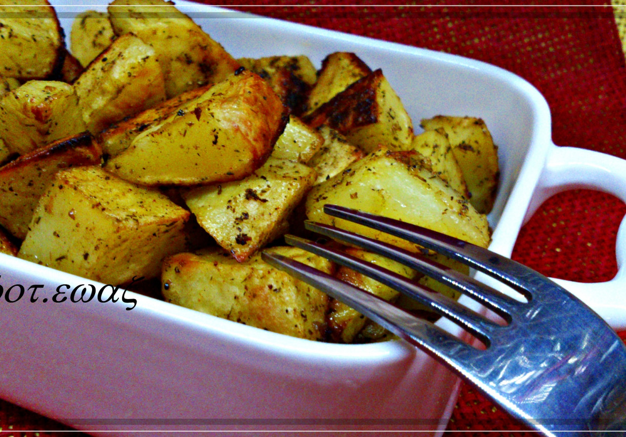 Ziołowe pieczone ziemniaki foto