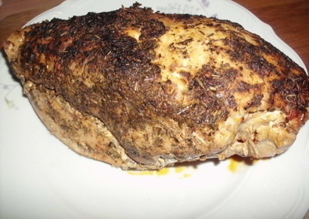 Fotografia przedstawiająca Ziołowy filet z indyka pieczony w rękawie