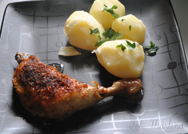 Fotografia przedstawiająca Złociste kurczaki na obiad