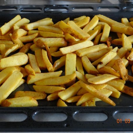 Krok 4 - Złocisty zapiekany filet z pstrąga z talarkami ziemniaków foto