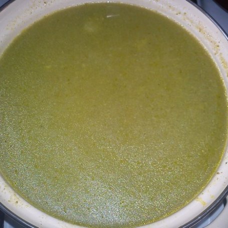 Krok 1 - Zmiksowana zupa z brokuła foto