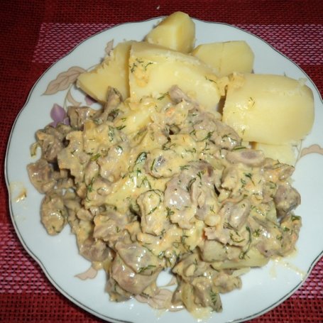 Krok 8 - Żołądki w sosie foto