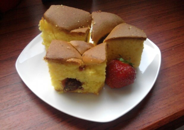 Fotografia przedstawiająca Żółciutkie ciasto