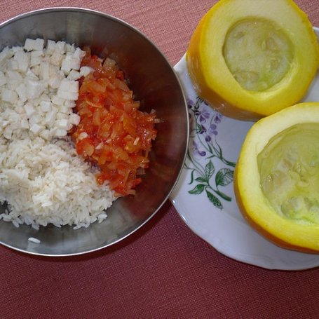 Krok 3 - Żółta cukinia z ryżowym farszem foto