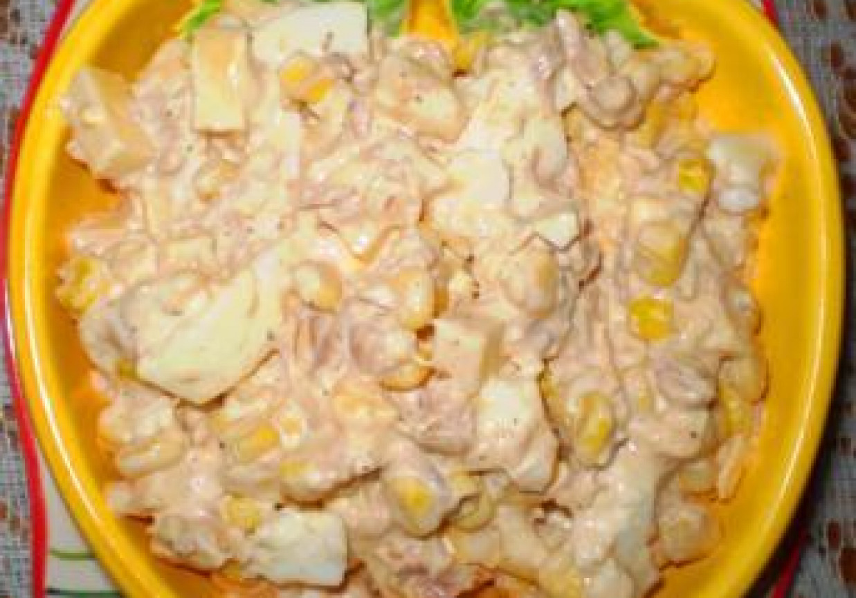 Żółta sałatka z tuńczykiem : foto