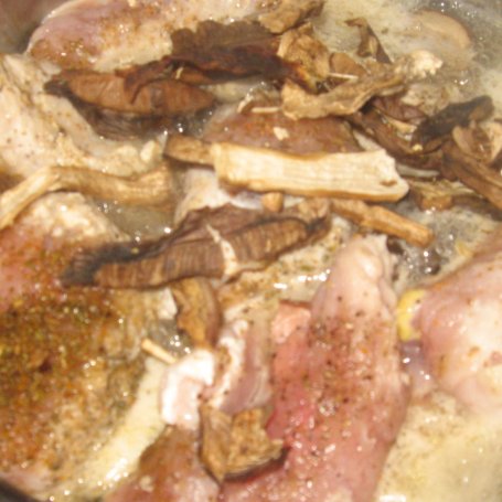 Krok 5 - Zrazy wieprzowe z musztardą Prymat w sosie grzybowym foto
