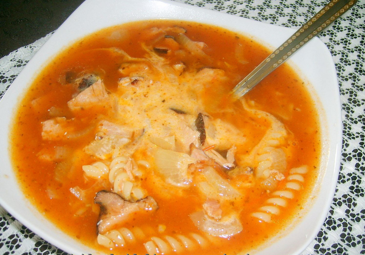 zupa a`la gulaszowa z makaronem... foto