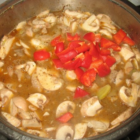 Krok 4 - Zupa a\'la Strogonoff foto