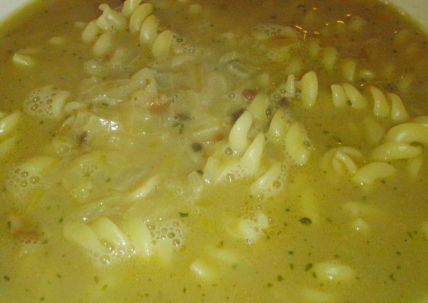 Fotografia przedstawiająca Zupa borowikowa z makaronem