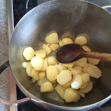 Krok 1 - Zupa Botwinka z młodymi ziemniakami foto