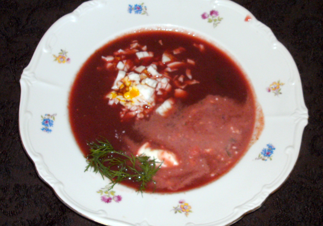 zupa botwinkowa na maśle z jajkiem... foto