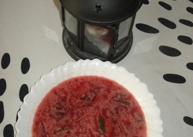 Fotografia przedstawiająca Zupa botwinkowa