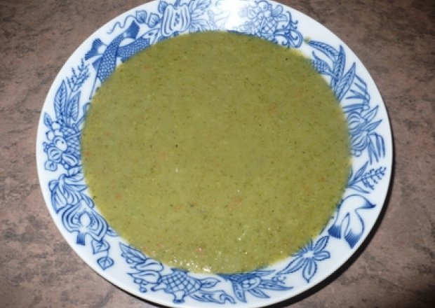 Fotografia przedstawiająca Zupa brokułowa krem