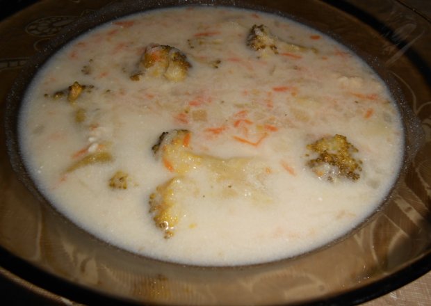 Fotografia przedstawiająca Zupa brokułowa piątkowa