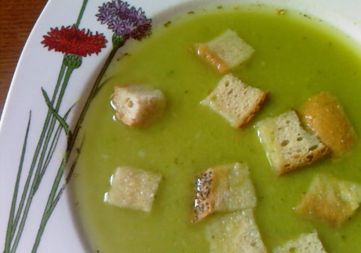 Zupa brokulowa z groszkiem foto