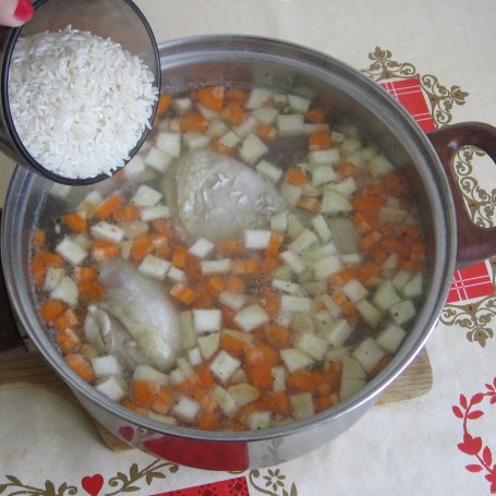 Krok 3 - Zupa brokułowa z ryżem i koperkiem foto