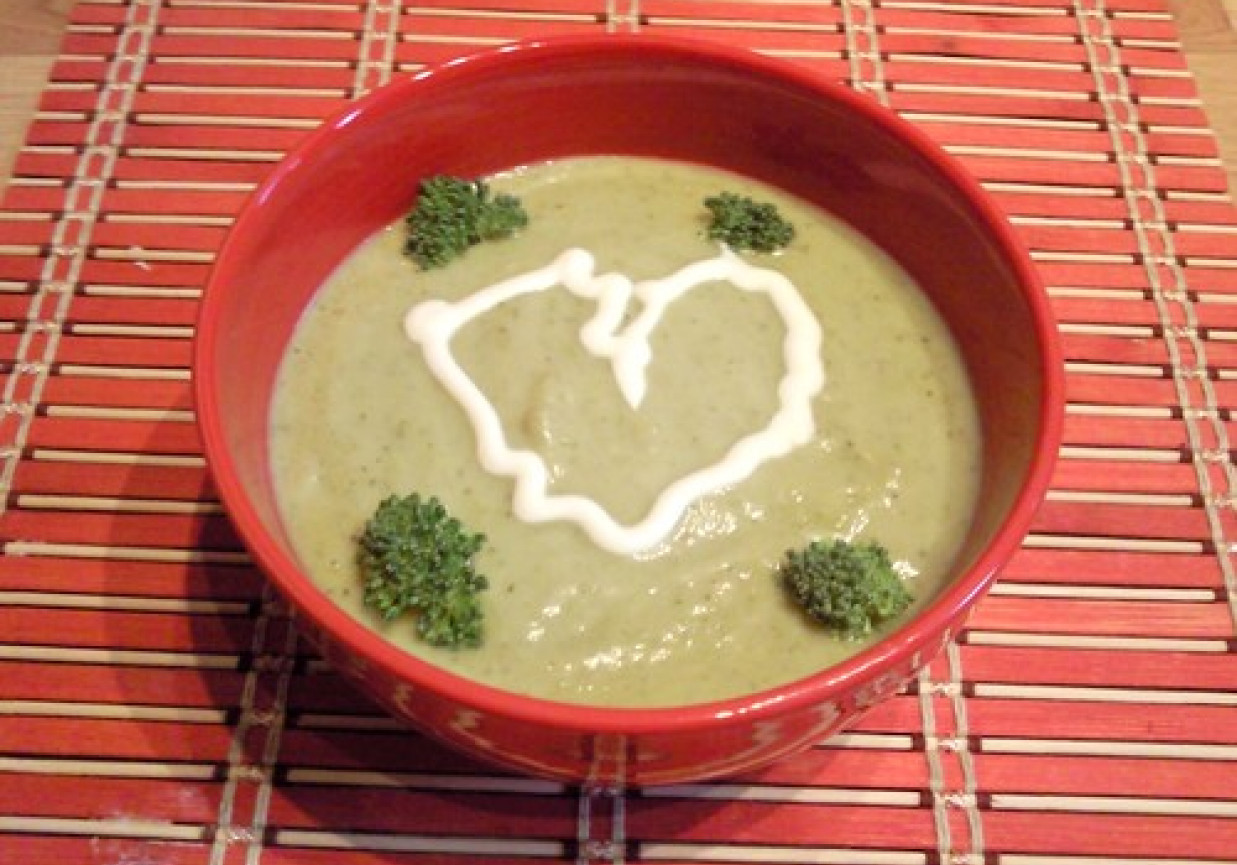 Zupa brokułowa z serkiem topionym foto