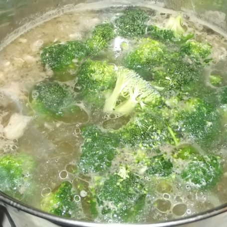 Krok 5 - Zupa brokułowa  z szynką foto
