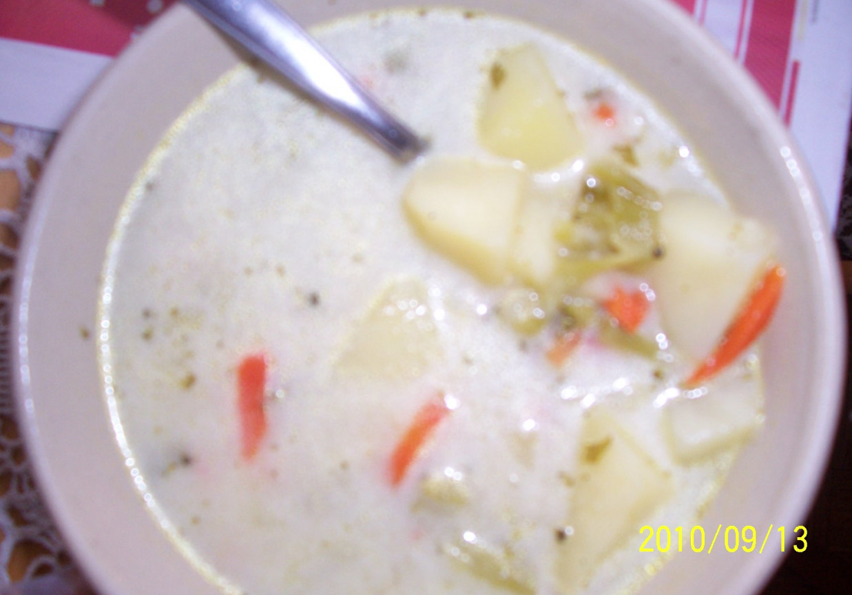 zupa brokułowa z ziemniakami foto