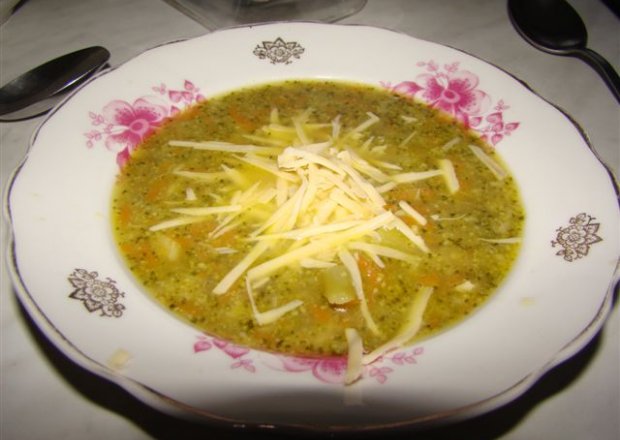 Fotografia przedstawiająca zupa brokułowa