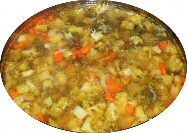 Fotografia przedstawiająca Zupa brokułowo-czosnkowa