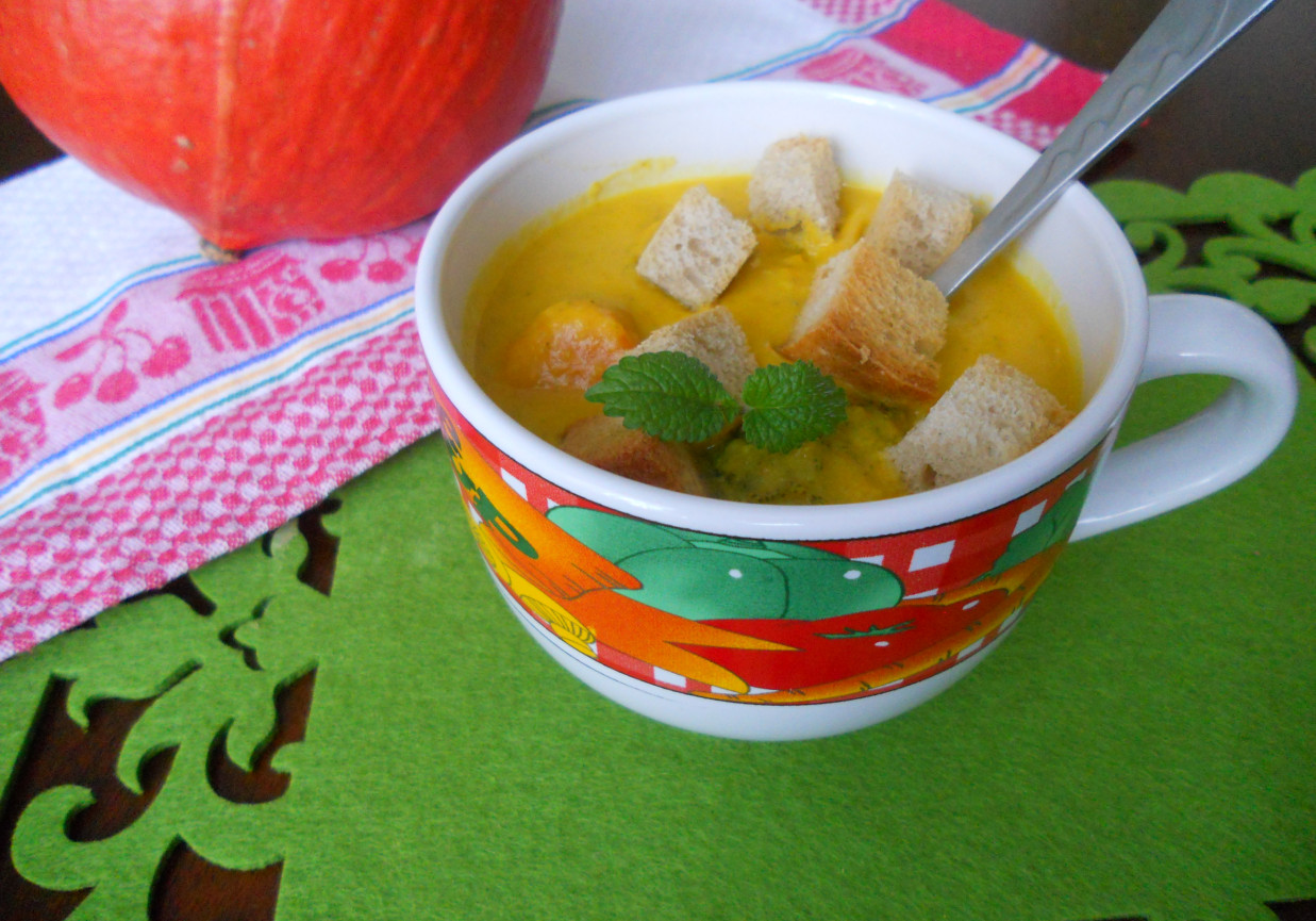 Zupa brokułowo-dyniowa foto