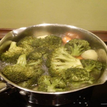 Krok 3 - Zupa brokułowo-warzywna foto