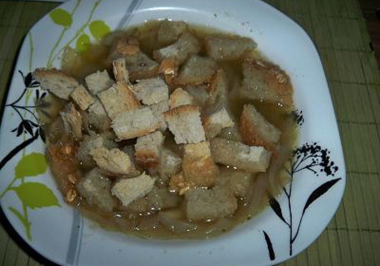 Zupa cebulowa z grzankami serowymi foto