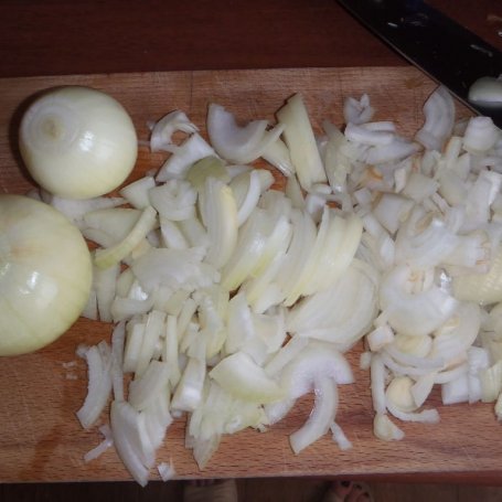 Krok 2 - Zupa cebulowa z grzankami. foto