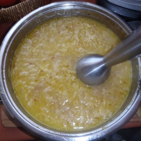 Krok 5 - Zupa cebulowa z grzankami. foto