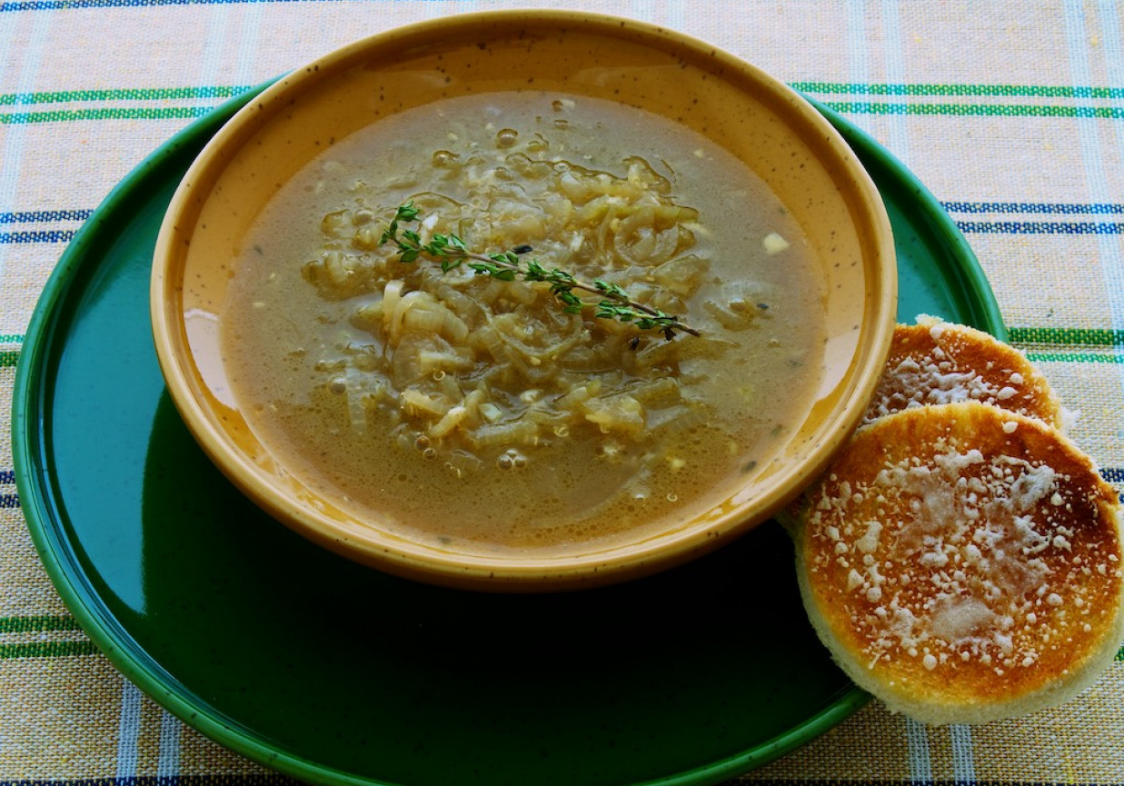 Zupa cebulowa z quinoa foto