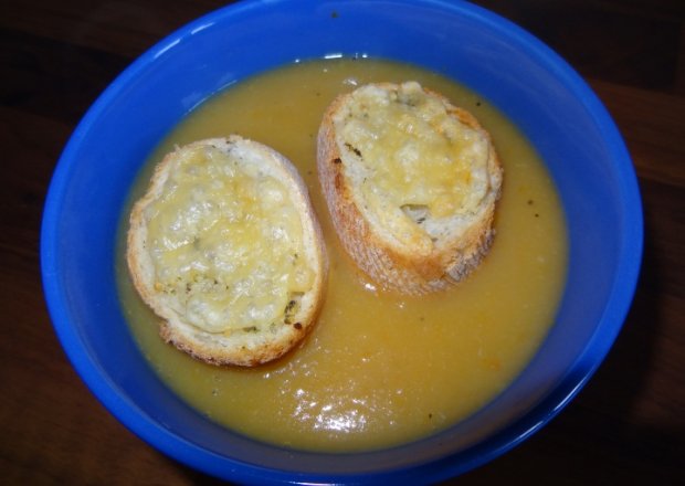 Fotografia przedstawiająca Zupa cebulowa