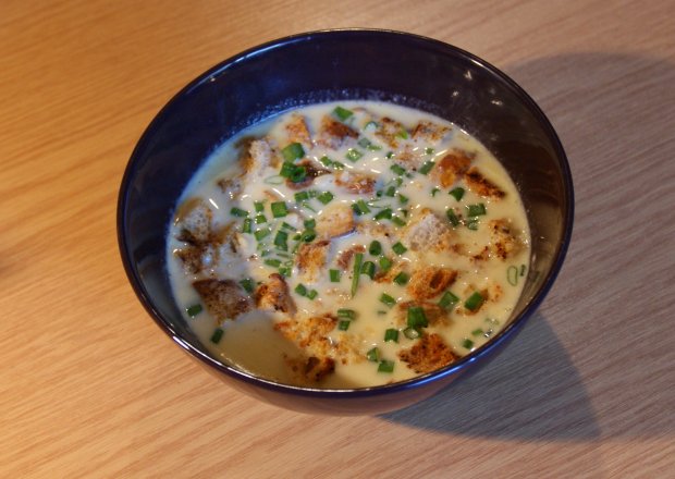 Fotografia przedstawiająca zupa cebulowa