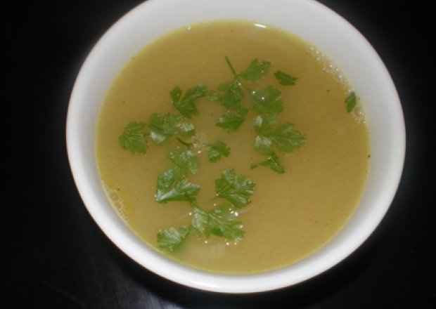 Fotografia przedstawiająca Zupa cebulowo-czosnkowa