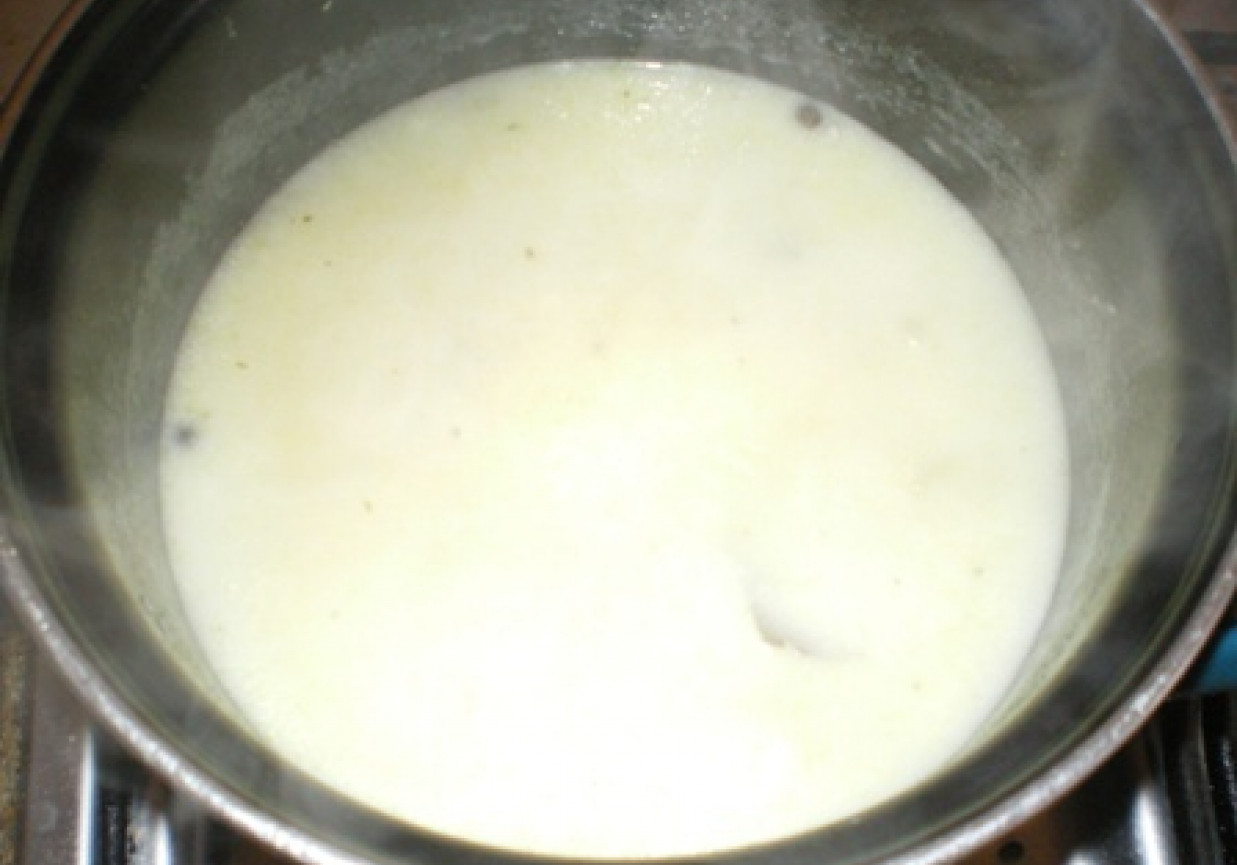 Zupa chrzanowa z kiełbasą i jajkiem foto