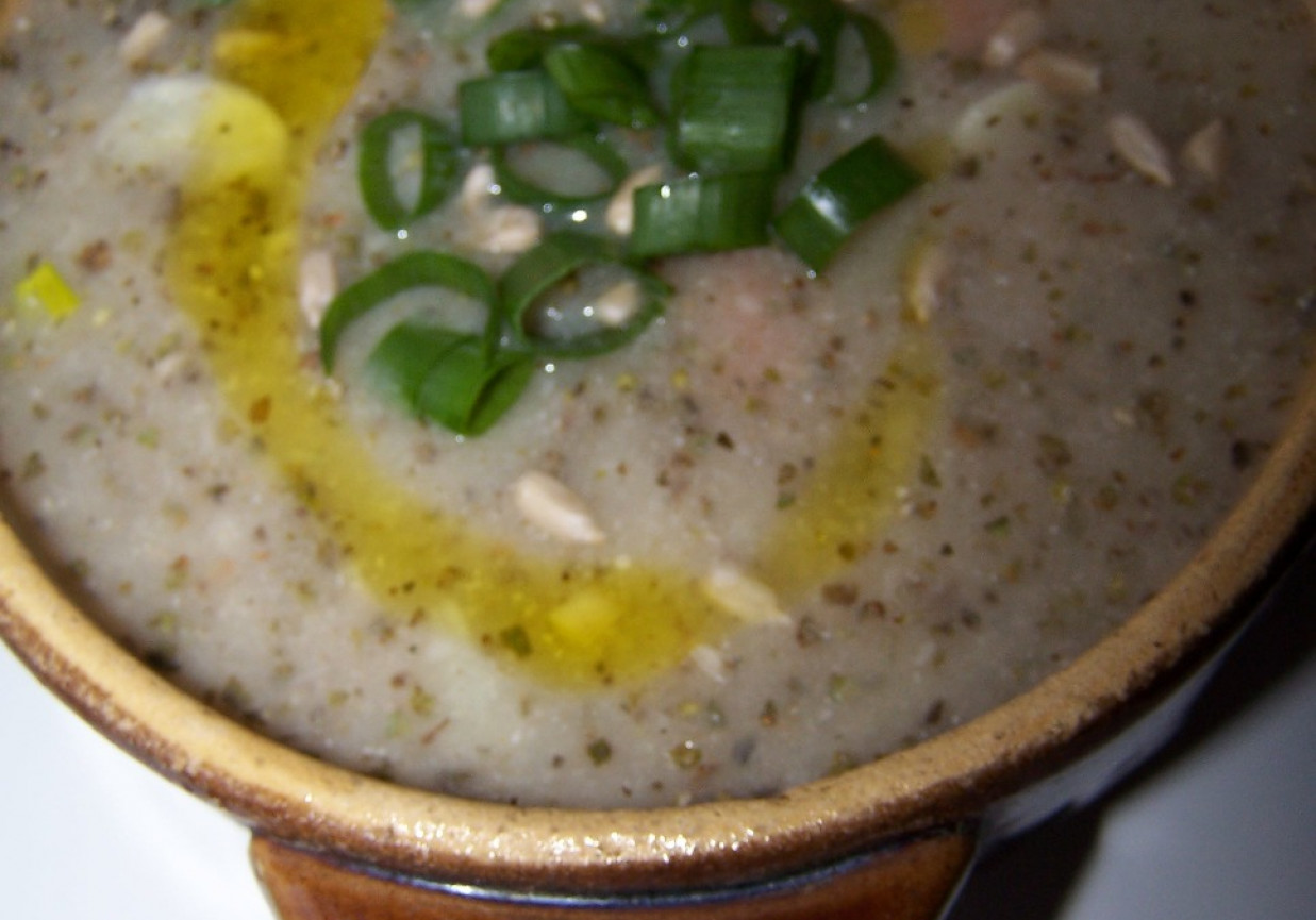 zupa chrzanowo czosnkowa na zakwasie żytnim foto
