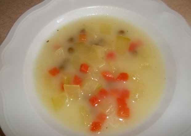 Fotografia przedstawiająca Zupa cukiniowa z marchewką