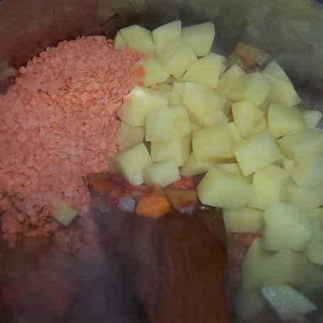 Krok 9 - Zupa cukiniowa z soczewicą foto